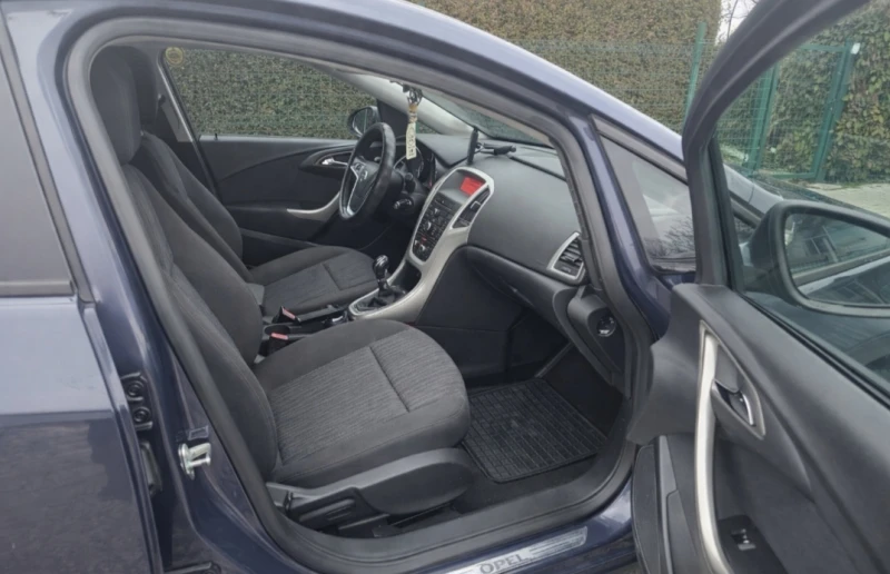 Opel Astra Гаражна-климатр, снимка 11 - Автомобили и джипове - 53064508