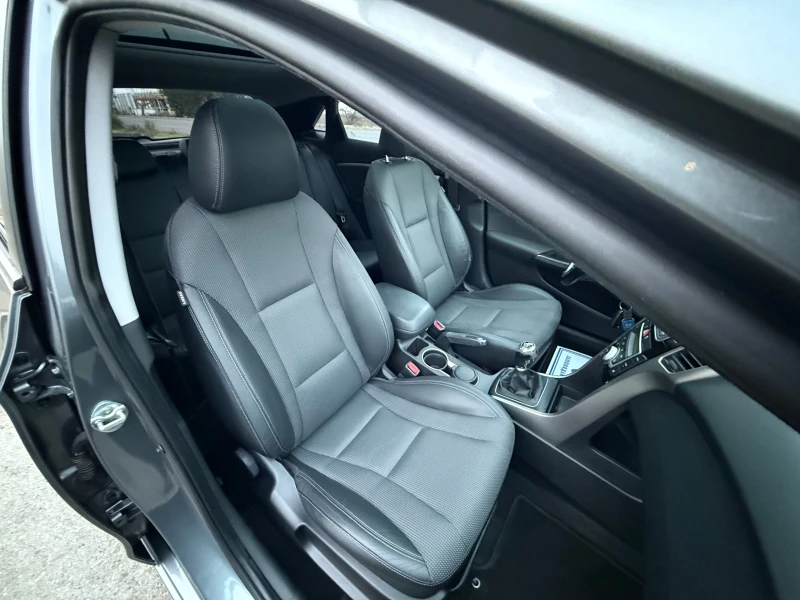 Hyundai I30 FACELIFT PANORAMA ШВЕЙЦАРИЯ, снимка 12 - Автомобили и джипове - 53449239