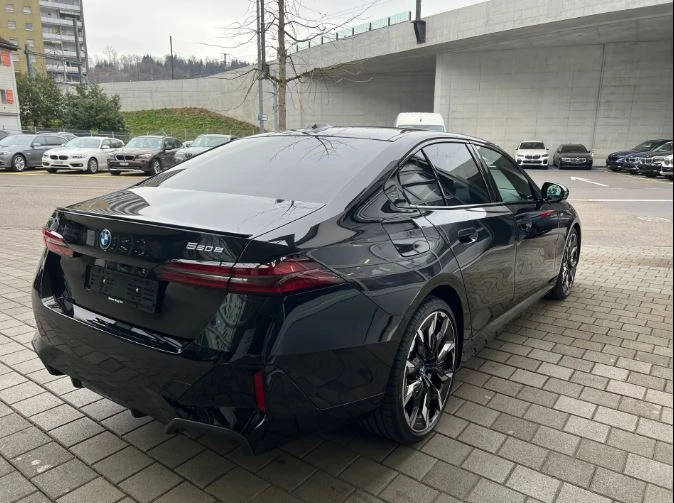 BMW 550 e Plug-in Hybrid xDrive M Sport - изображение 5