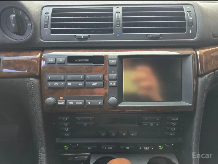 BMW 740 iL * M-Package* * HeadUp* AвтоКредит* (ЦЕНА ДО БГ), снимка 12 - Автомобили и джипове - 53276168