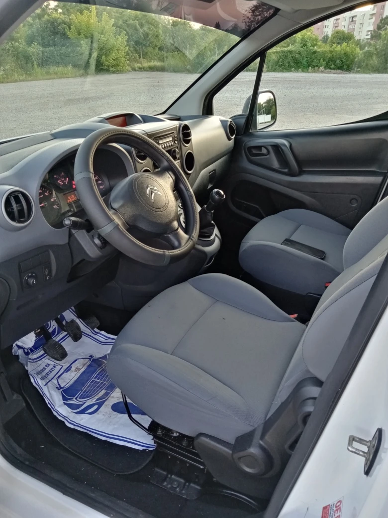 Citroen Berlingo 1.6HDI Климатик, снимка 12 - Автомобили и джипове - 55388057