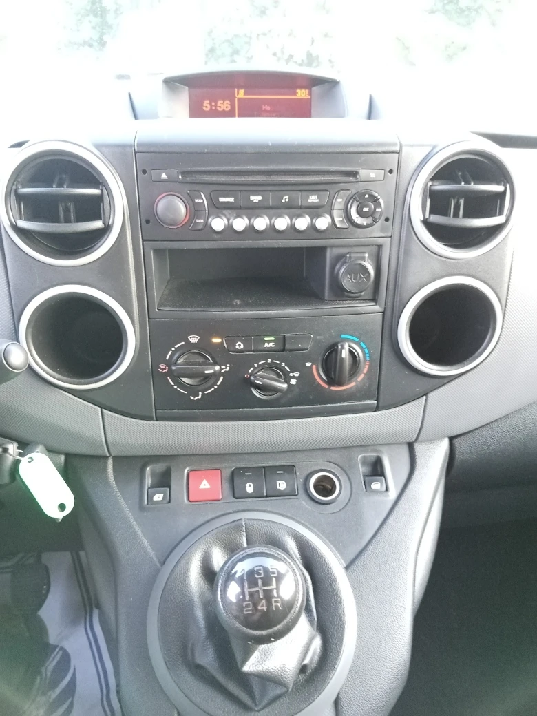 Citroen Berlingo 1.6HDI Климатик, снимка 17 - Автомобили и джипове - 55388057