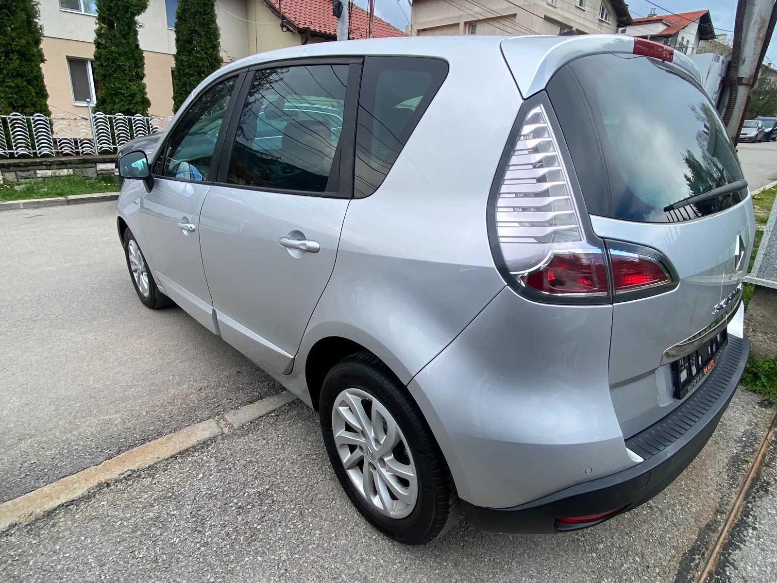 Renault Scenic 1.5D-LED-NAVI-AUTOMAT-PDC-EURO6B-KAMERA-FACE-2015g - изображение 4