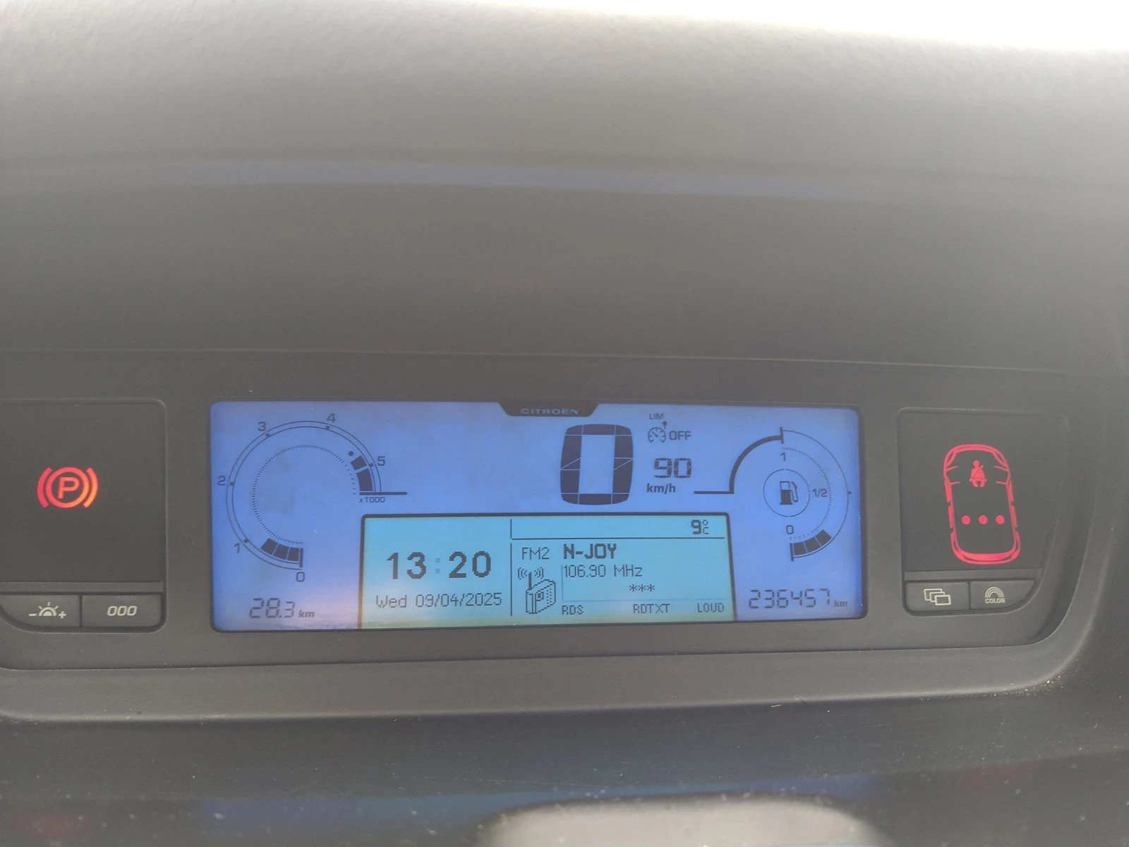 Citroen C4 Picasso 1.6 HDI - изображение 6