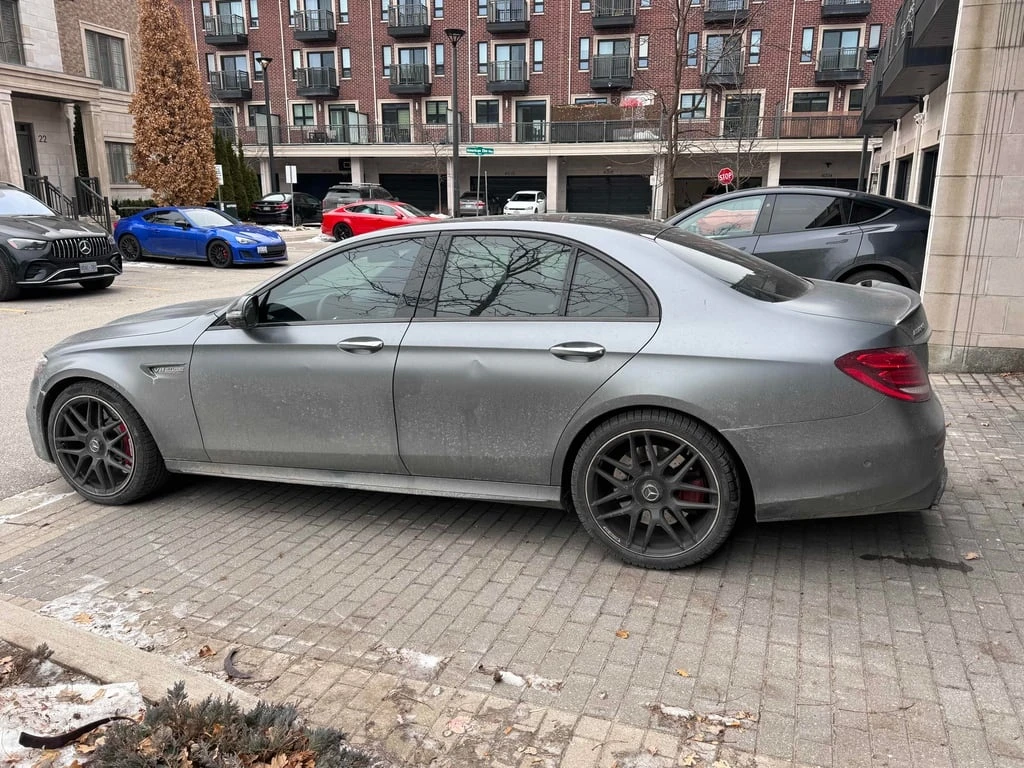 Mercedes-Benz E 63 AMG * CARFAX * БЕЗ ПЪРВОНАЧАЛНА ВНОСКА - изображение 2