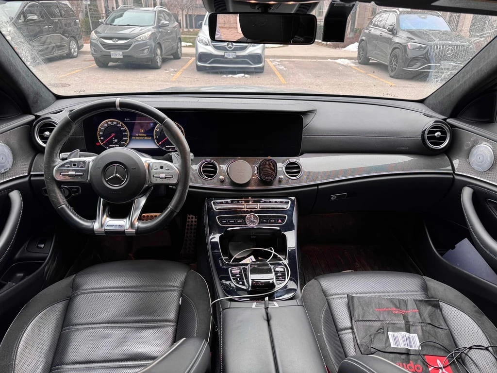 Mercedes-Benz E 63 AMG * CARFAX * БЕЗ ПЪРВОНАЧАЛНА ВНОСКА - изображение 9