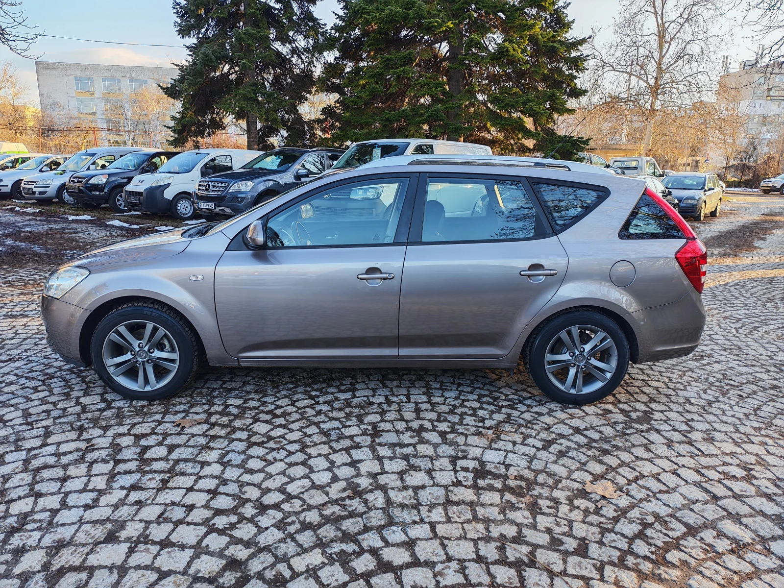 Kia Ceed 1.6i-127к.с.-КЛИАМТРОНИК - изображение 8
