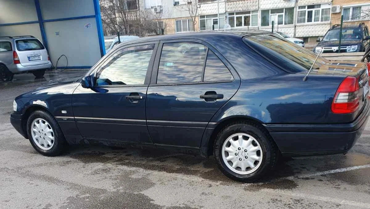 Mercedes-Benz C 200 Kompressor , снимка 11 - Автомобили и джипове - 53990572