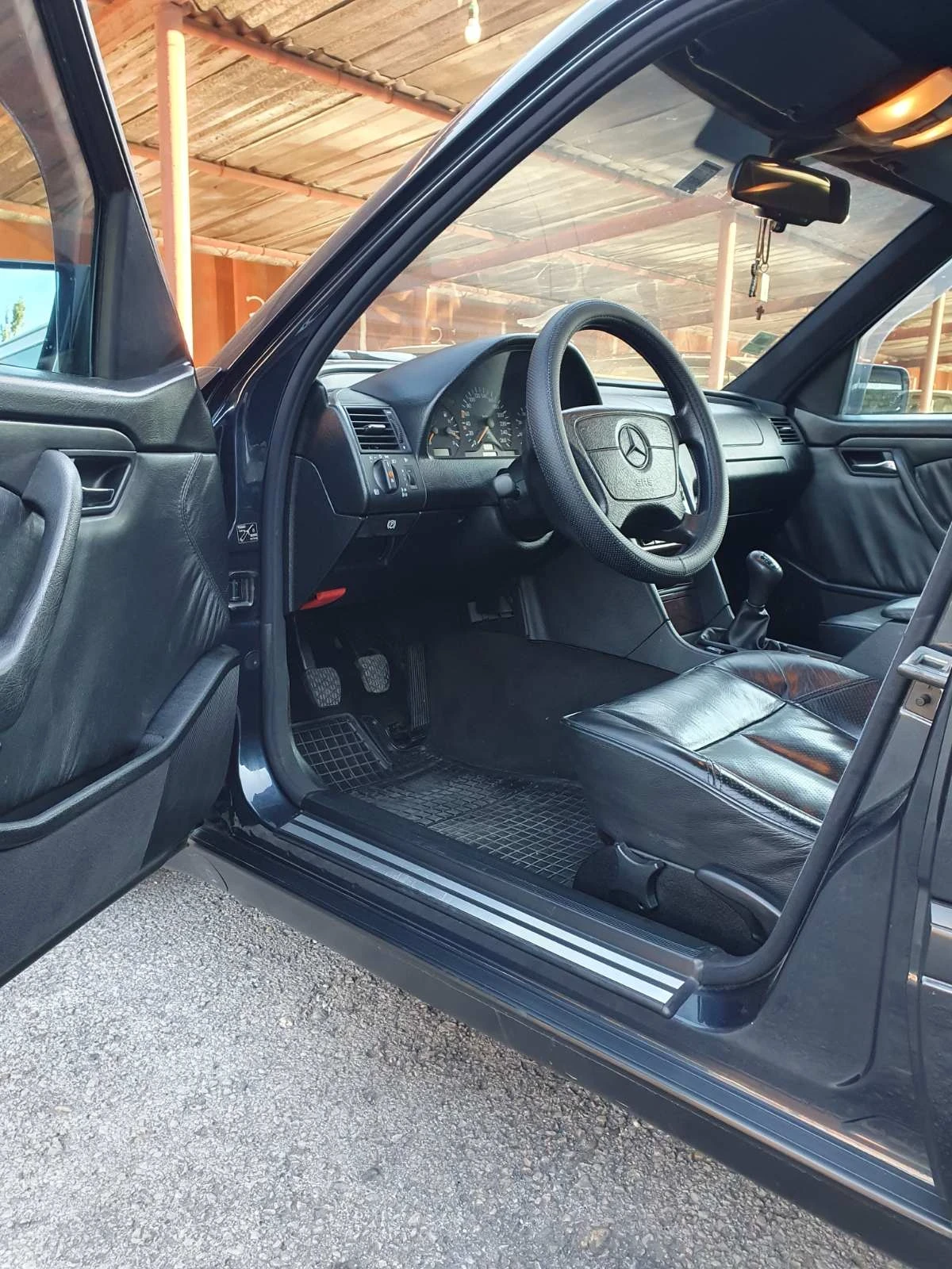 Mercedes-Benz C 200 Kompressor , снимка 8 - Автомобили и джипове - 53990572