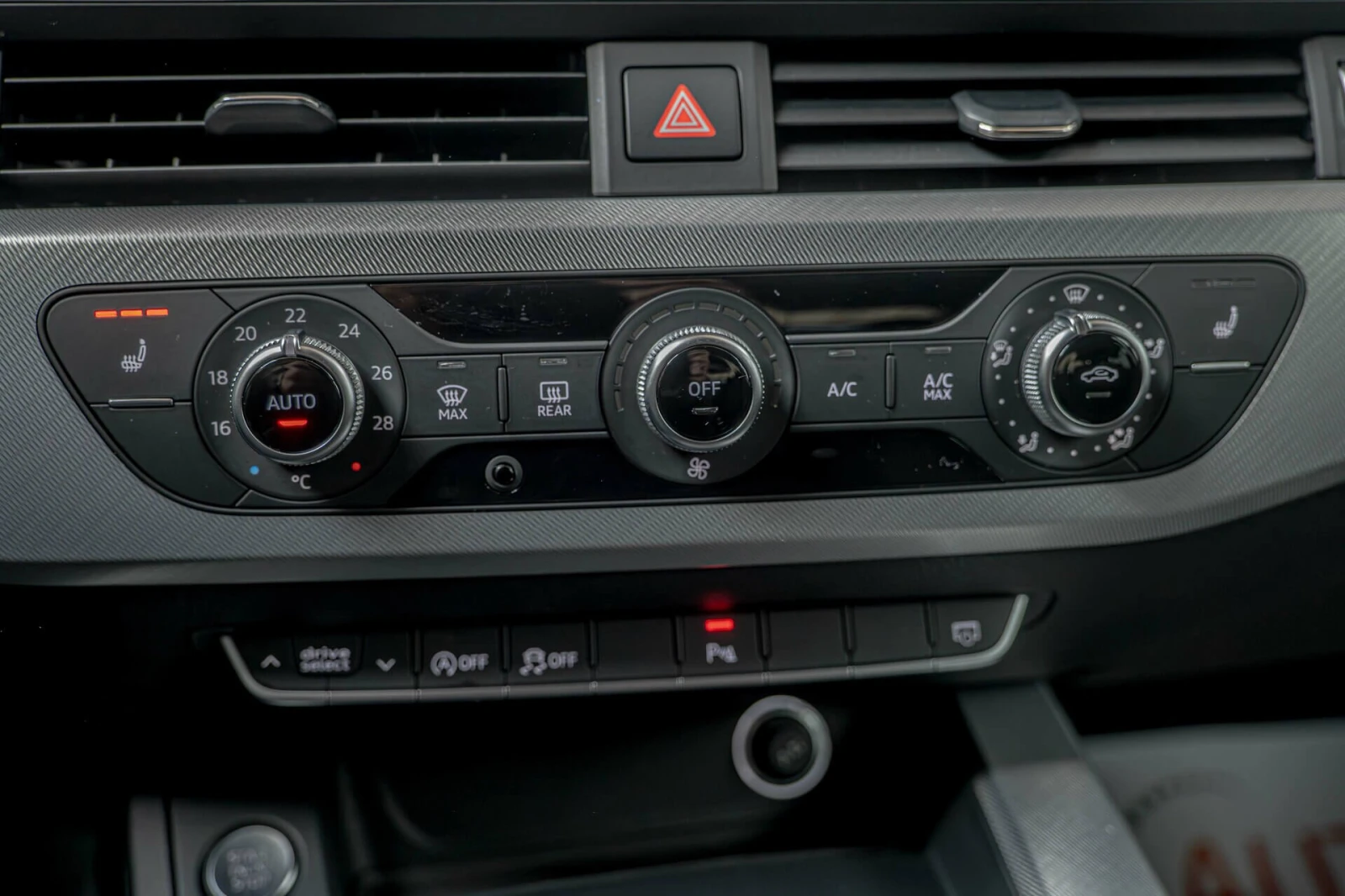 Audi A5 Sportback/2.0TDI/Sline/Ambient/Virtual/Подгрев/PDC, снимка 8 - Автомобили и джипове - 54101650