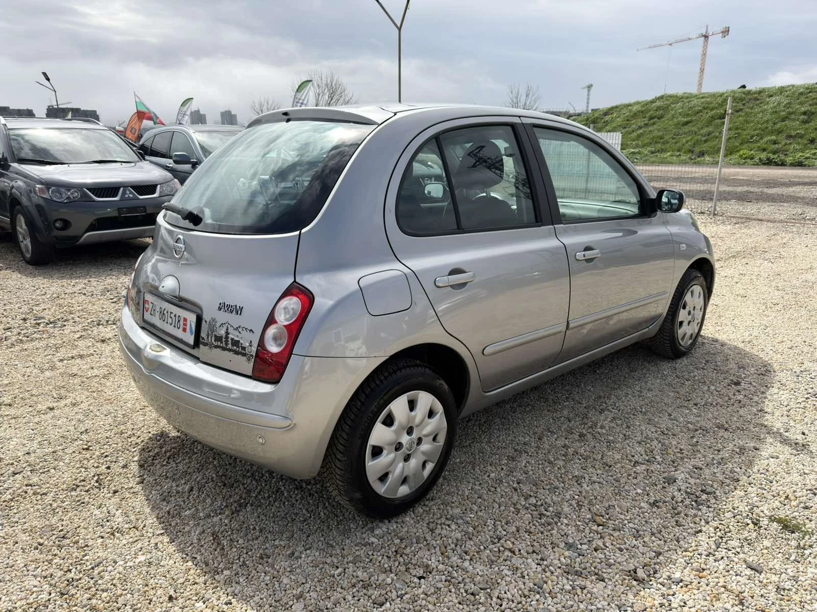 Nissan Micra 1.4i Automat, снимка 5 - Автомобили и джипове - 54117591