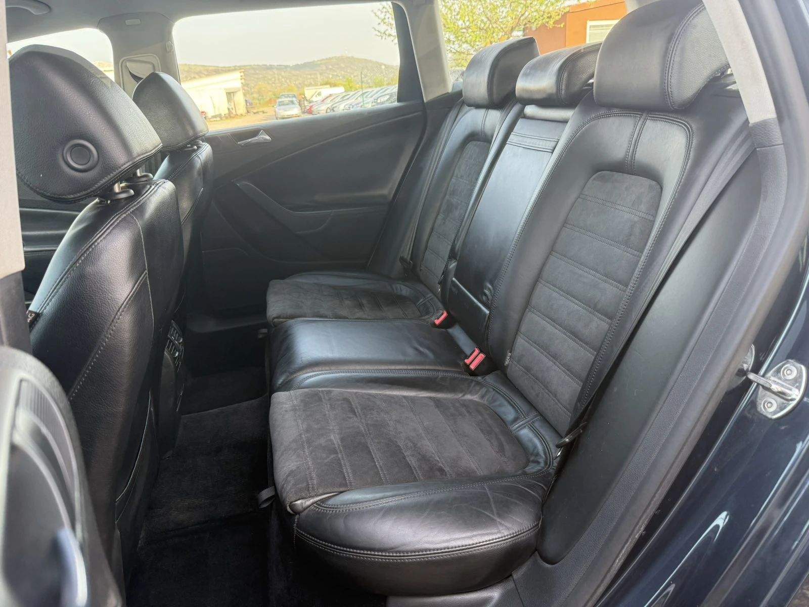 VW Passat 2.0TDI 4x4 HighLine КОЖА, снимка 15 - Автомобили и джипове - 54223123