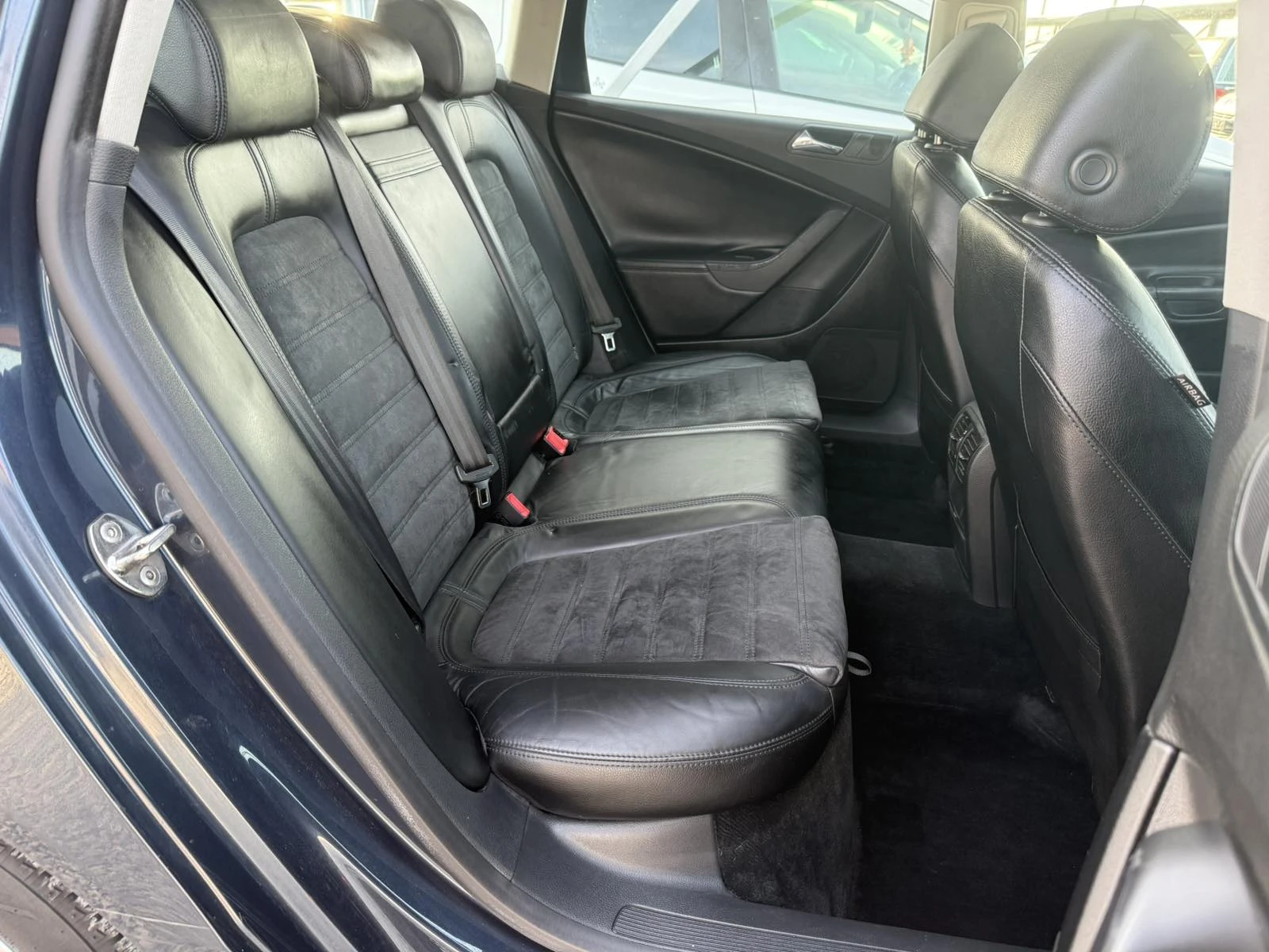 VW Passat 2.0TDI 4x4 HighLine КОЖА, снимка 14 - Автомобили и джипове - 54223123