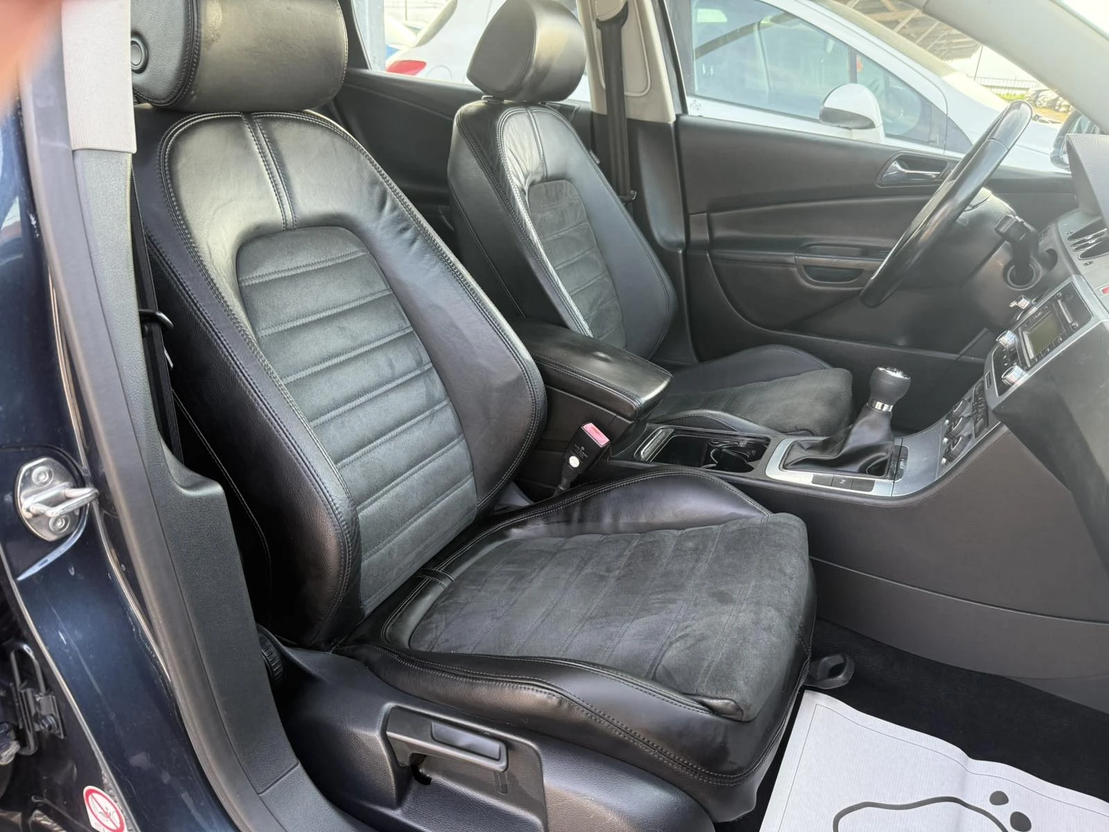 VW Passat 2.0TDI 4x4 HighLine КОЖА, снимка 13 - Автомобили и джипове - 54223123