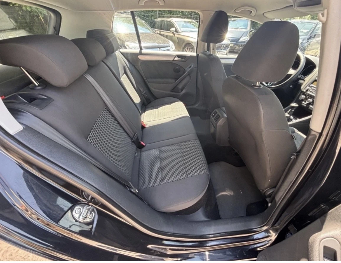 VW Golf 1.6TDI, снимка 9 - Автомобили и джипове - 54940494