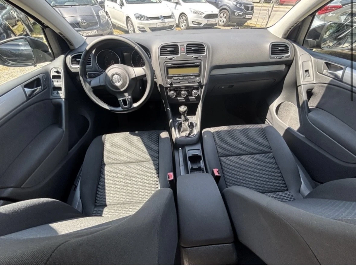VW Golf 1.6TDI, снимка 11 - Автомобили и джипове - 54940494