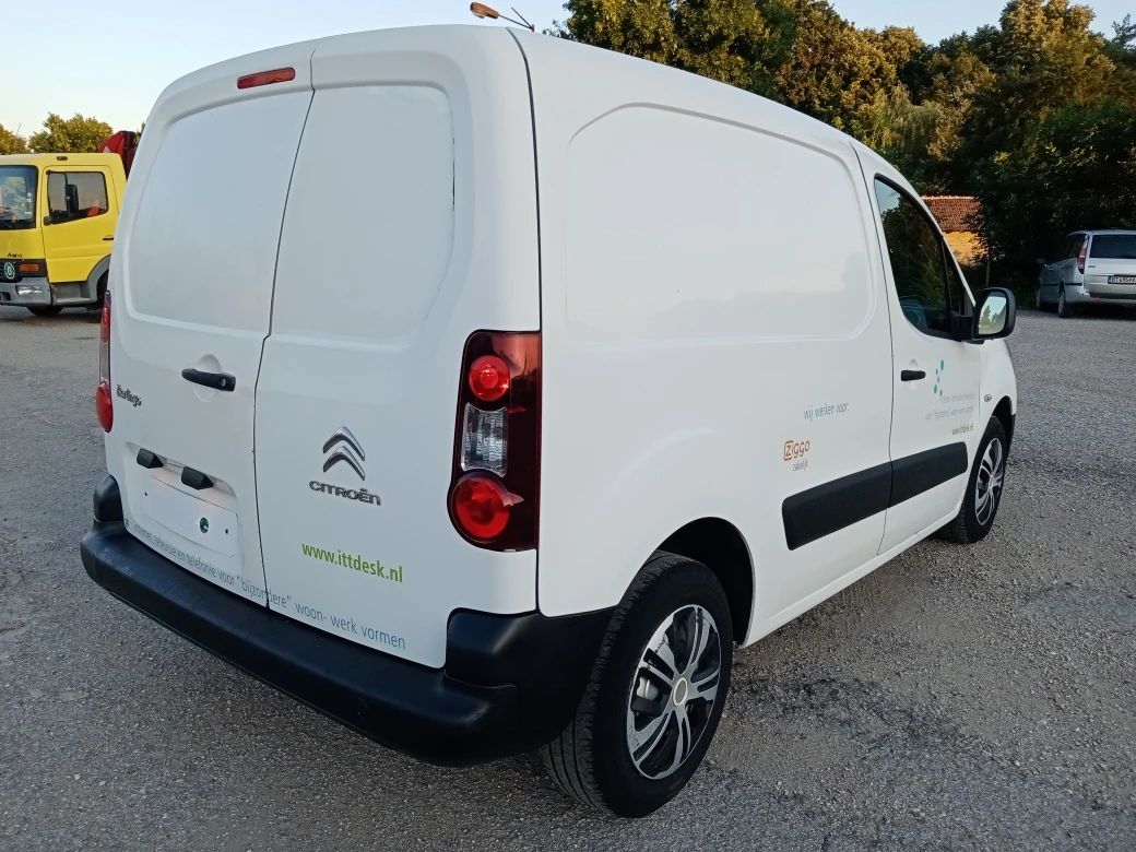 Citroen Berlingo 1.6HDI Климатик, снимка 6 - Автомобили и джипове - 55388057