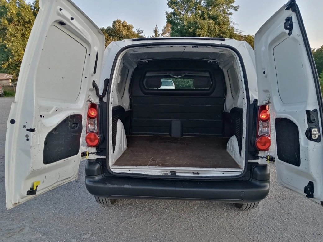 Citroen Berlingo 1.6HDI Климатик, снимка 9 - Автомобили и джипове - 55388057