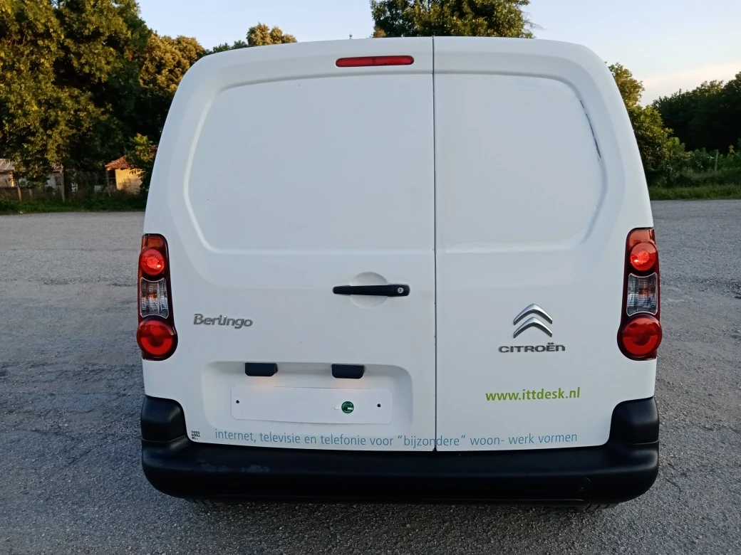 Citroen Berlingo 1.6HDI Климатик, снимка 8 - Автомобили и джипове - 55388057