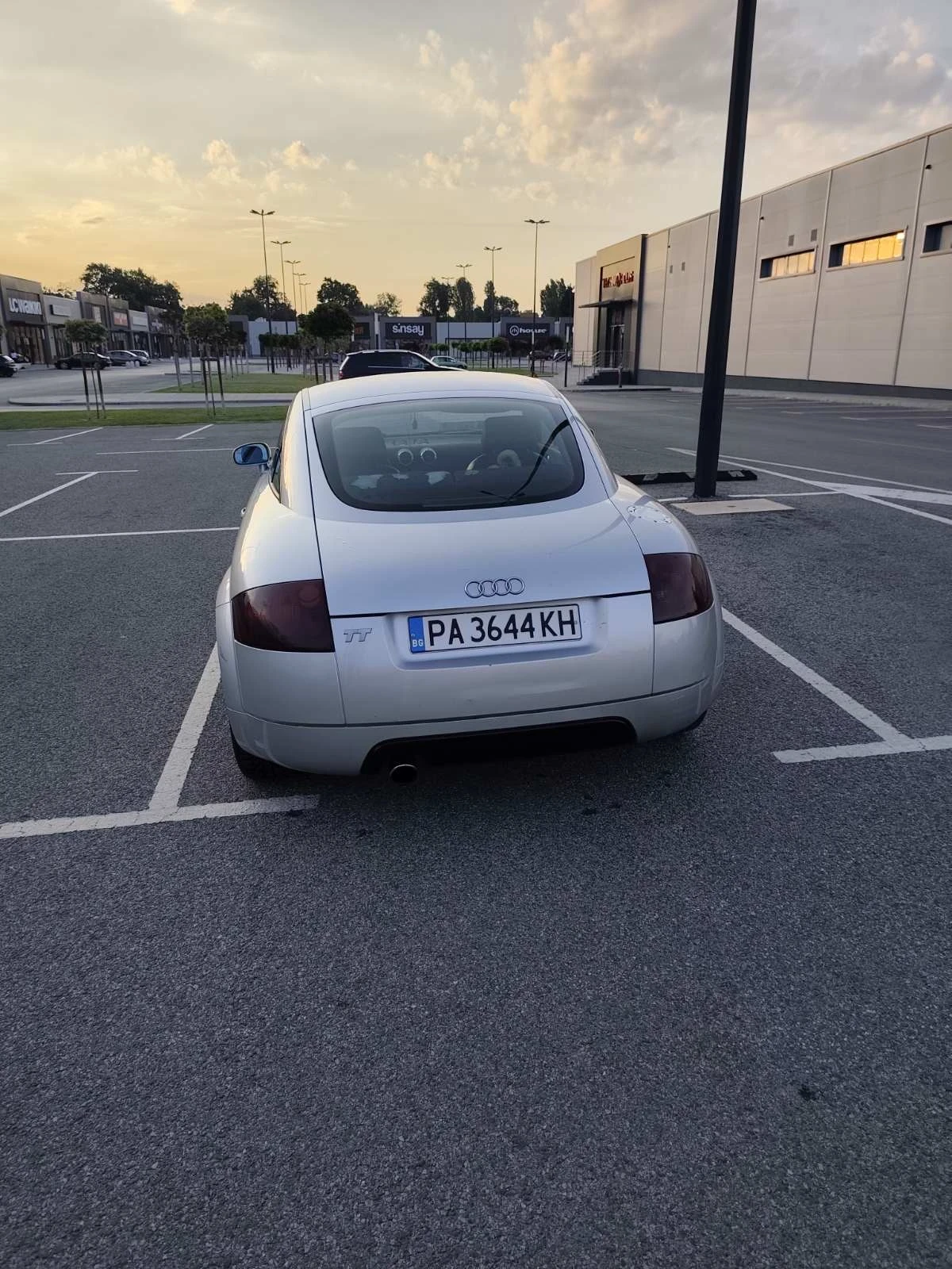 Audi Tt 1.8t, снимка 2 - Автомобили и джипове - 55619312