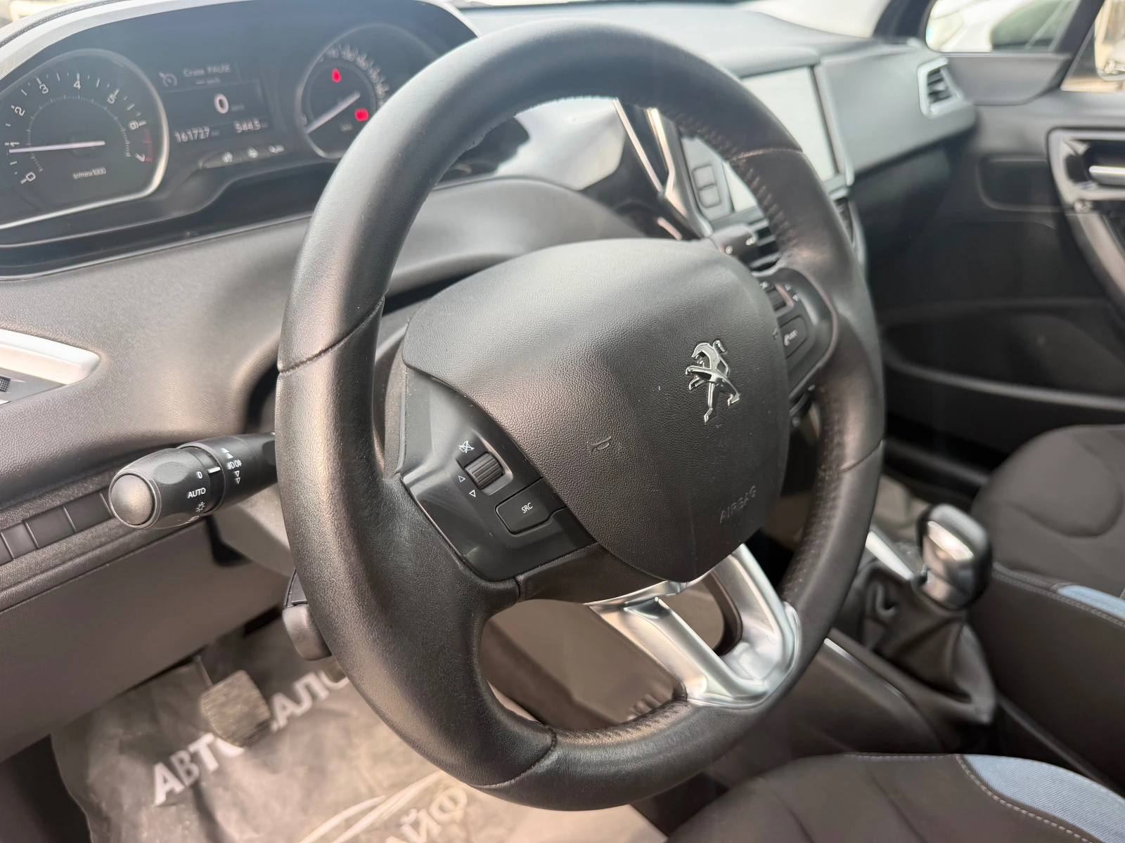 Peugeot 208 1.2VTI 82 CV 5P ALLURE, снимка 9 - Автомобили и джипове - 56278176