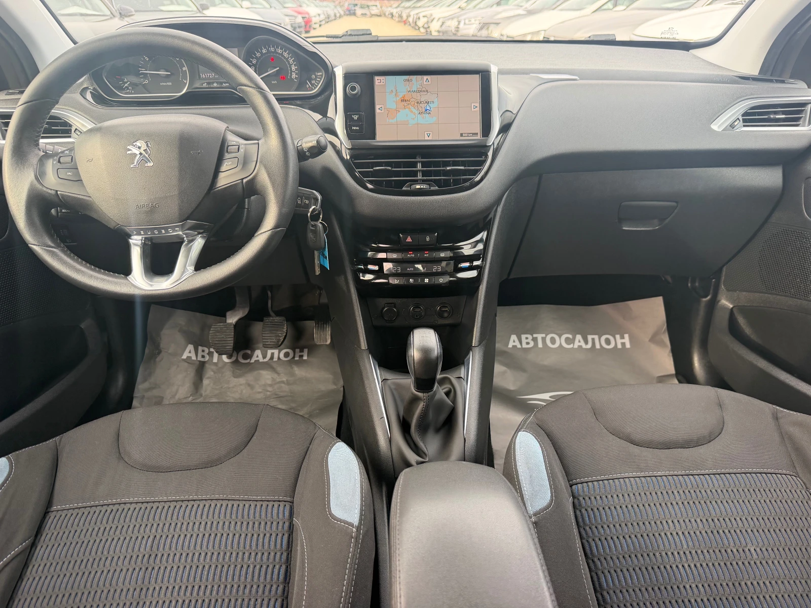 Peugeot 208 1.2VTI 82 CV 5P ALLURE, снимка 8 - Автомобили и джипове - 56278176