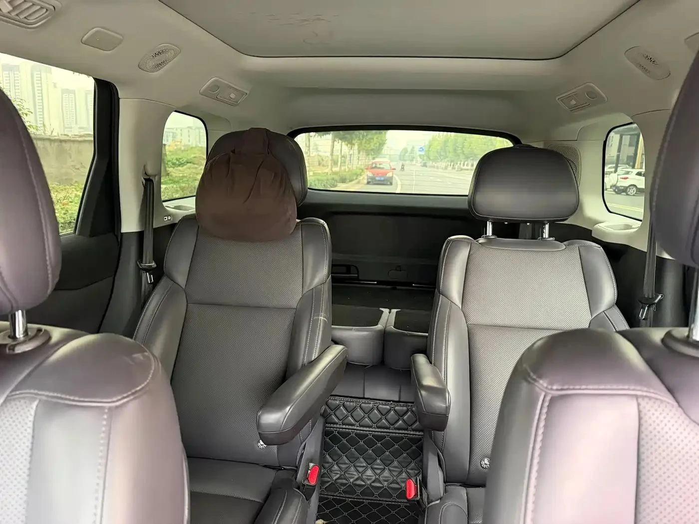 Leapmotor C10, снимка 10 - Автомобили и джипове - 56688396