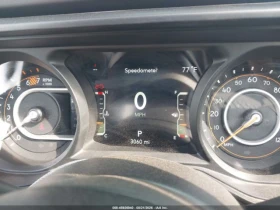 Jeep Wrangler RECON 4X4* CARFAX* КЛИП НА ДВИГАТЕЛ* АВТОКРЕДИТ, снимка 6