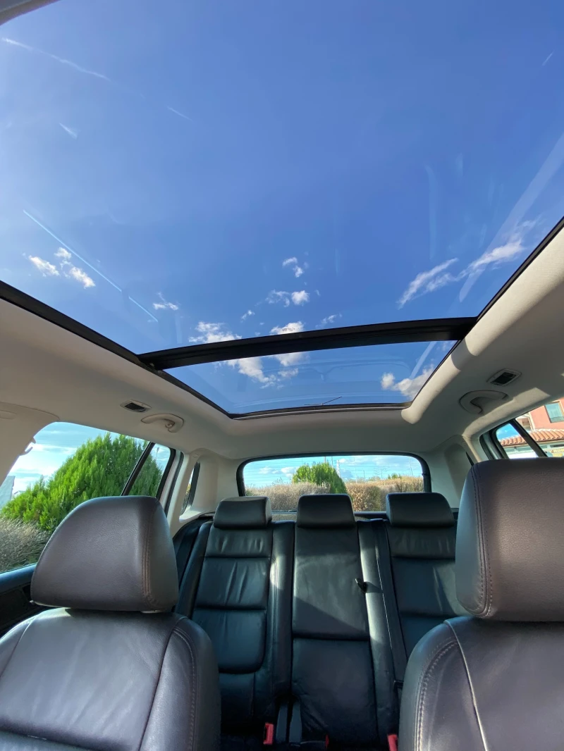 VW Tiguan 2.0TDI Автомат/4Motion/Панорама, снимка 11 - Автомобили и джипове - 53428819