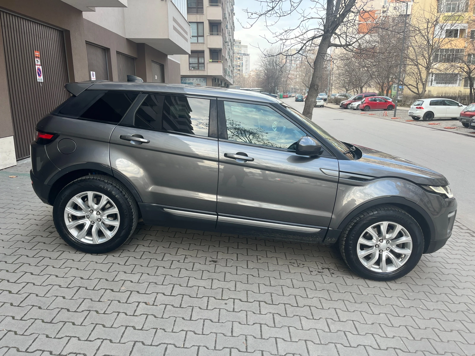 Land Rover Range Rover Evoque 2.0D 4x4 - изображение 4