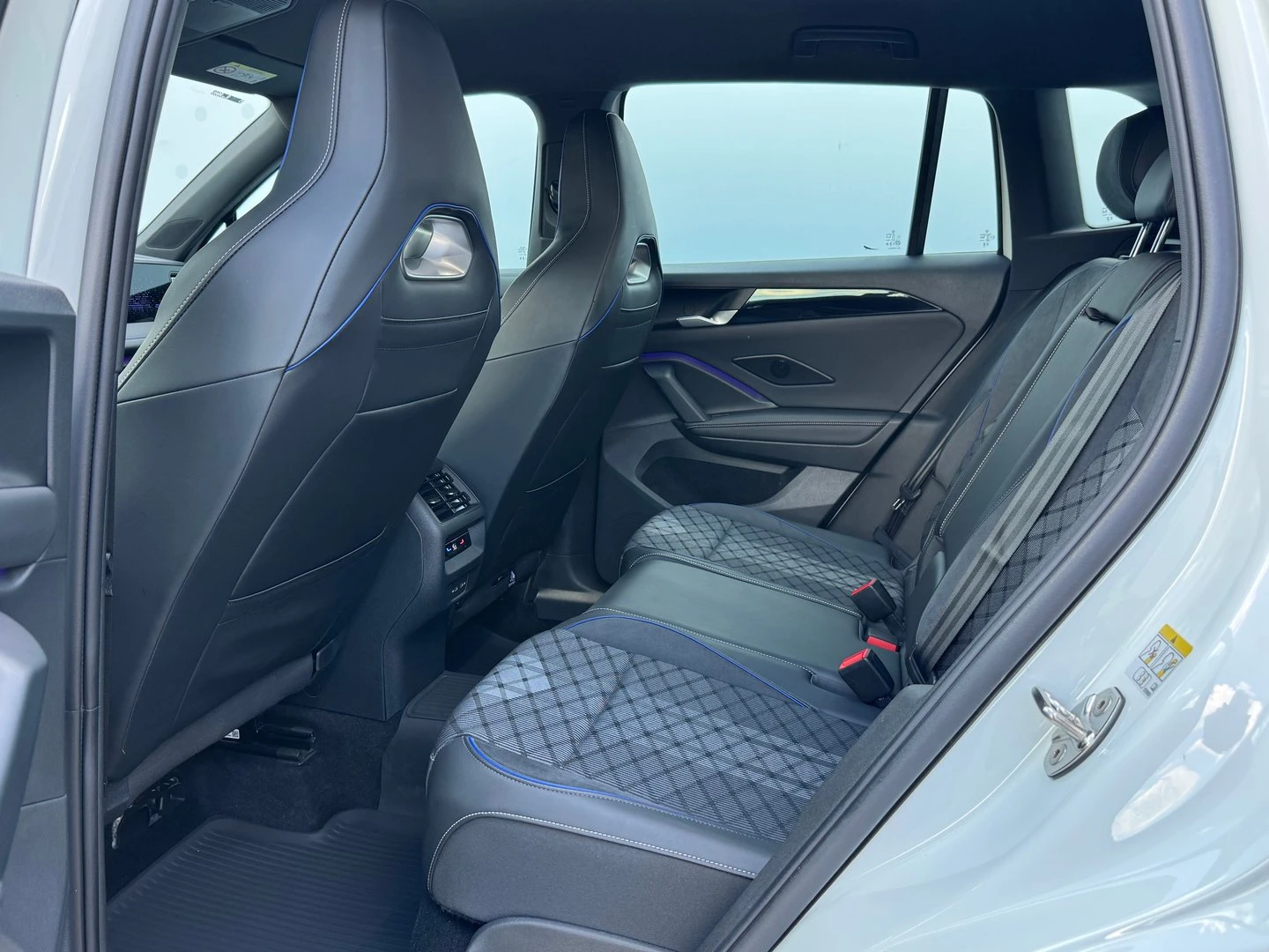 VW Tiguan R-Line 2.0 TDI SCR 4MOTION DSG | Mobile.bg � ����������� 8