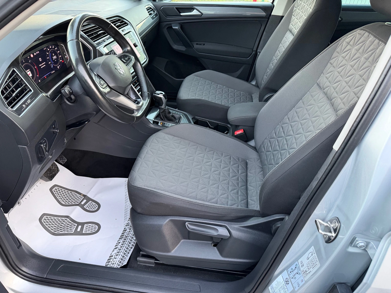 VW Tiguan 2.0 AVTOMAT LED KAMERA - изображение 8