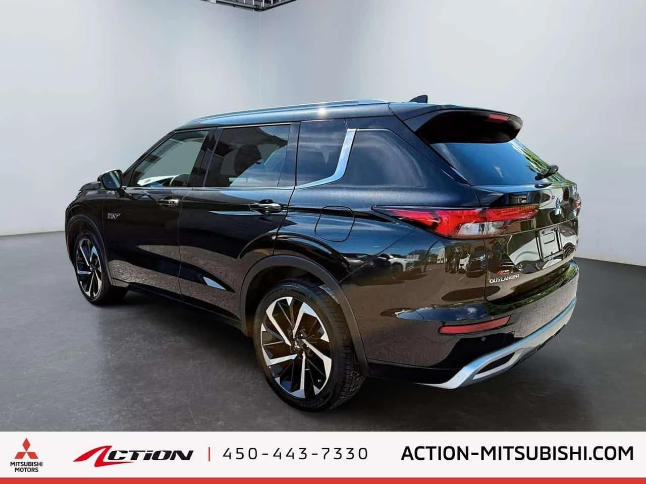 Mitsubishi Outlander GT S AWC Plug in Hybrid , снимка 3 - Автомобили и джипове - 55013260