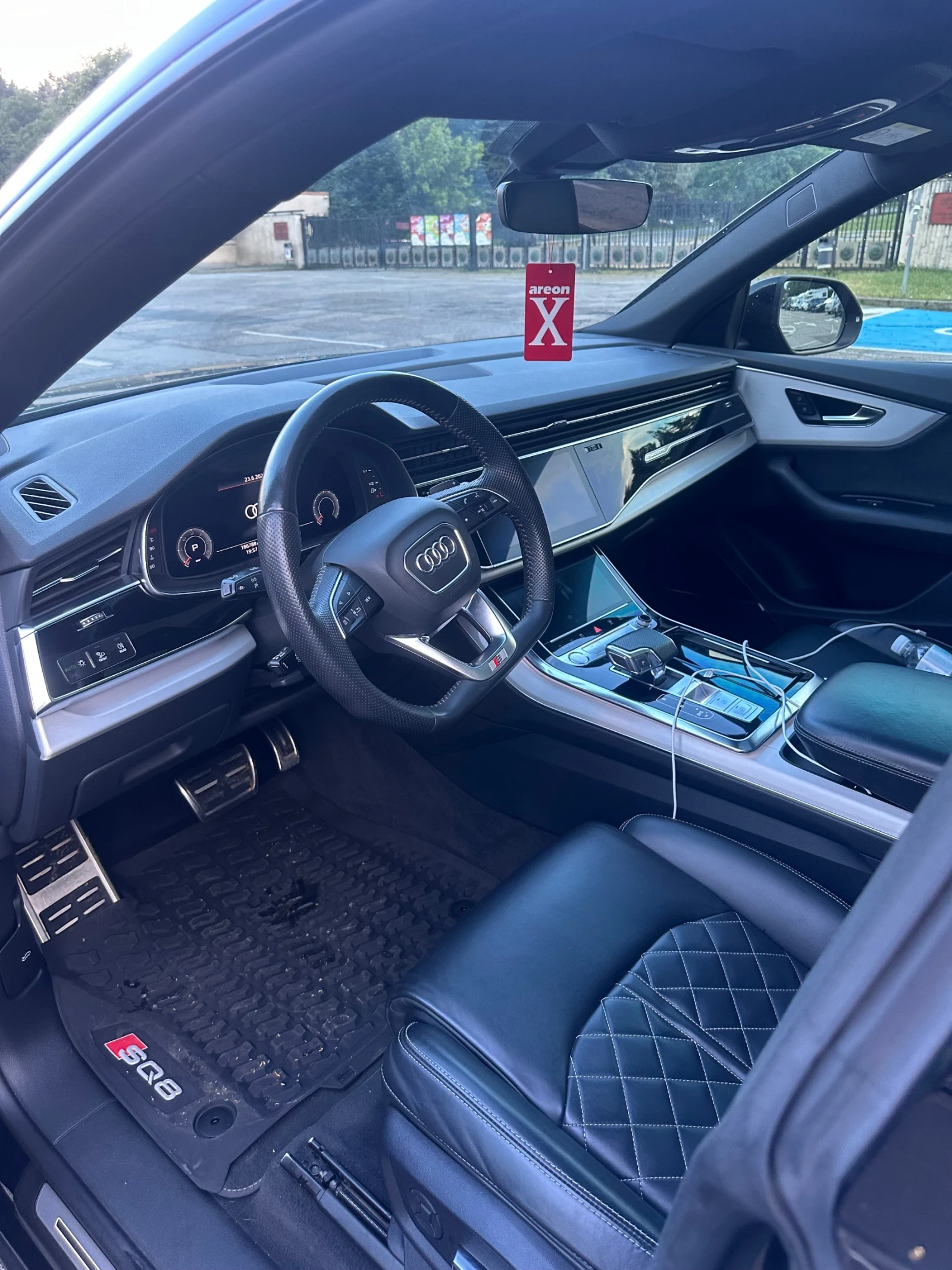 Audi Q8, снимка 10 - Автомобили и джипове - 55015865