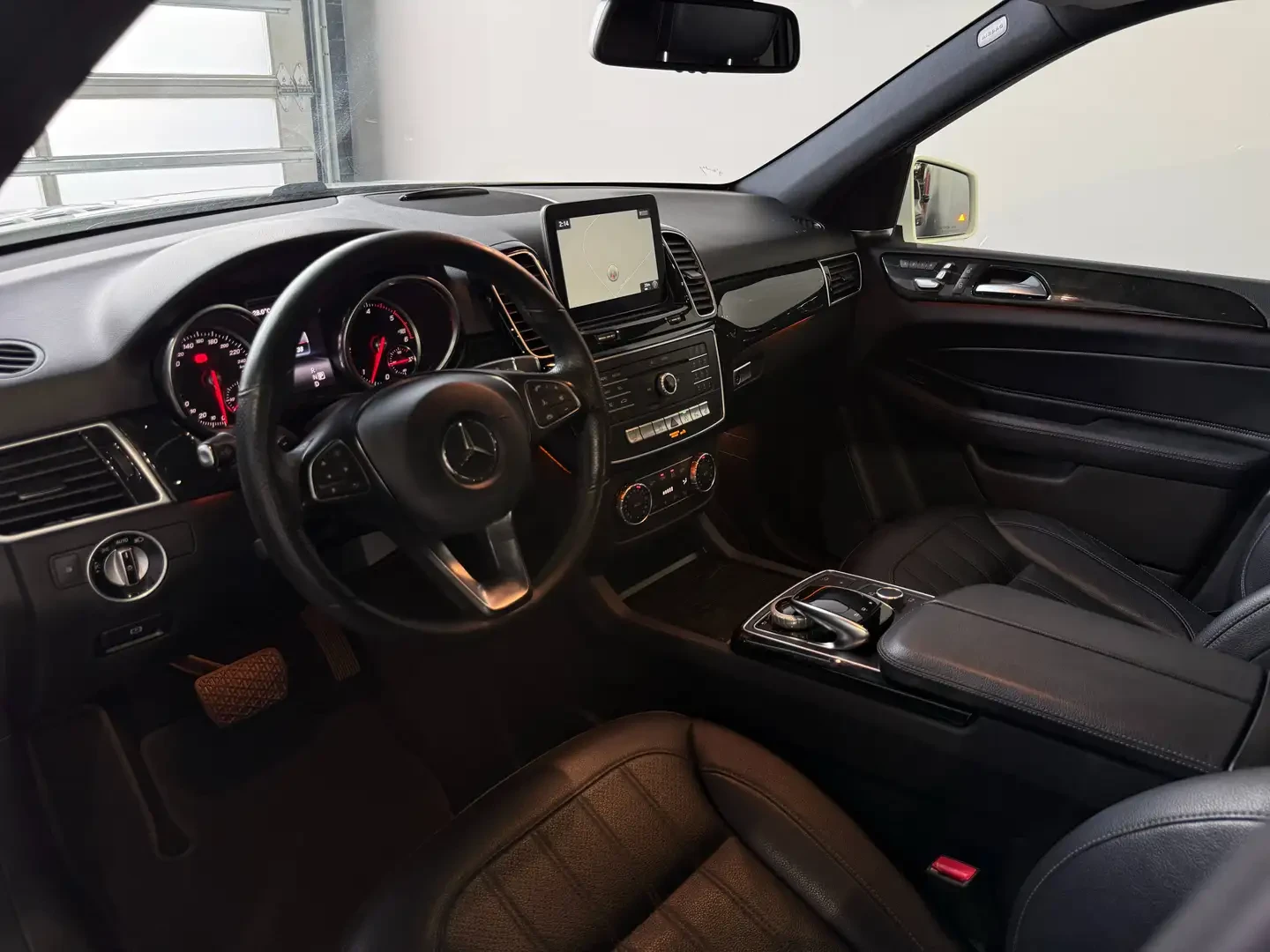 Mercedes-Benz GLE 350 AMG* Масаж* Harman Kardon, снимка 7 - Автомобили и джипове - 55187121