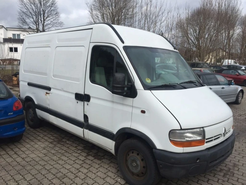 Renault Master 2.5Dci 6ск.на части, снимка 2 - Бусове и автобуси - 48054000