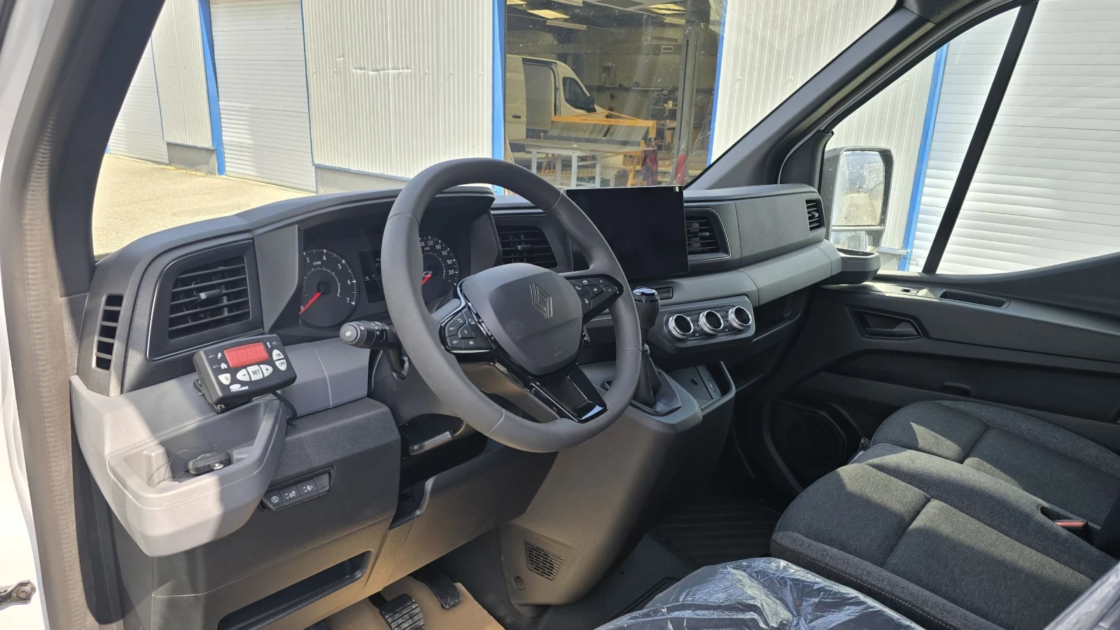 Renault Master НОВ L3H2 Red ХЛАДИЛЕН , снимка 6 - Бусове и автобуси - 47711301