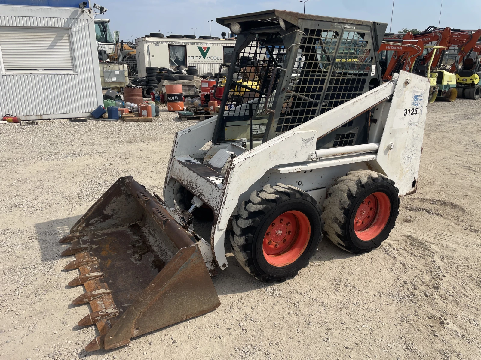 Мини челни товарачи Bobcat 743 - изображение 10