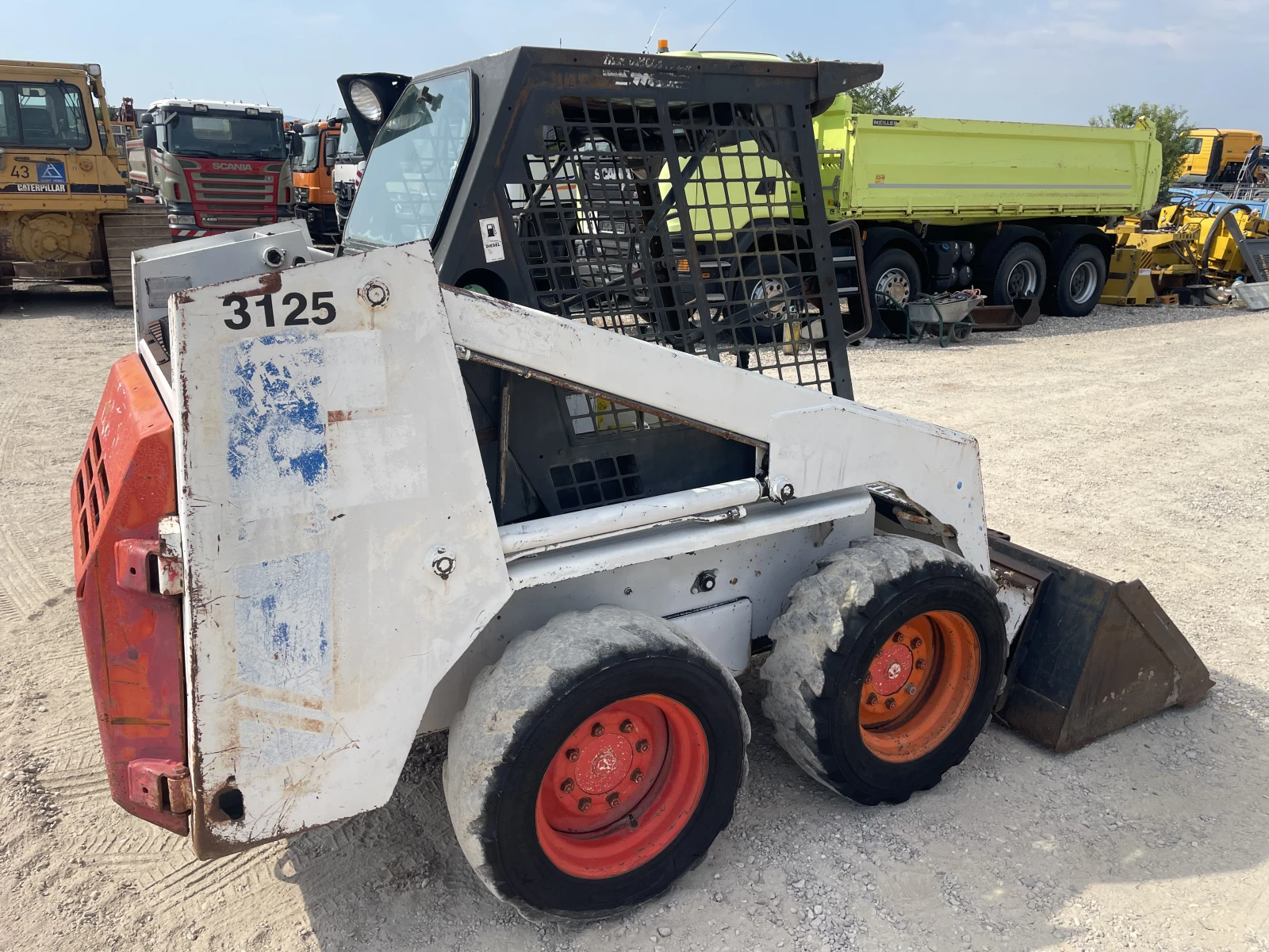Мини челни товарачи Bobcat 743 - изображение 5