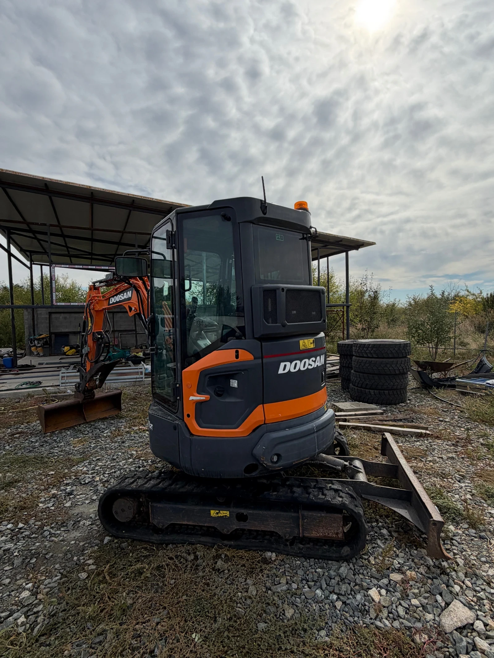 Багер DOOSAN, снимка 3 - Индустриална техника - 56545027