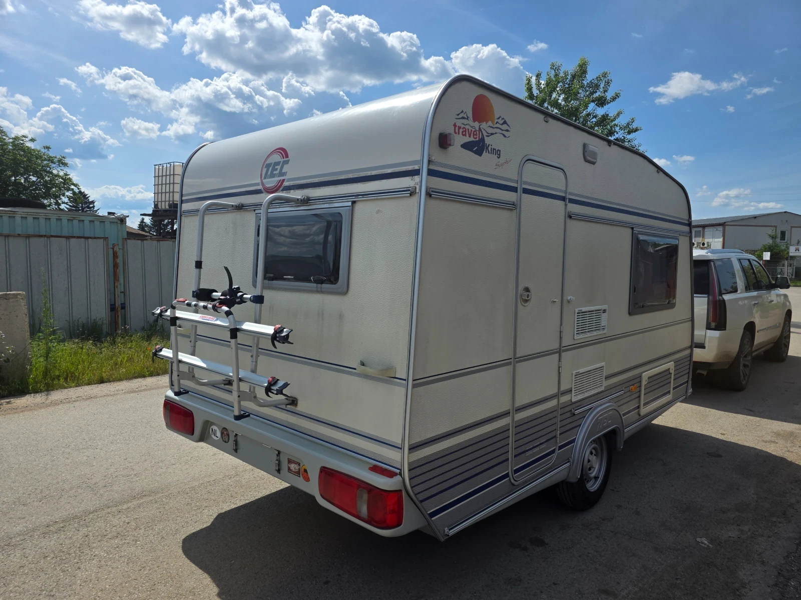 Каравана Adria TEC 390, снимка 5 - Каравани и кемпери - 54681069