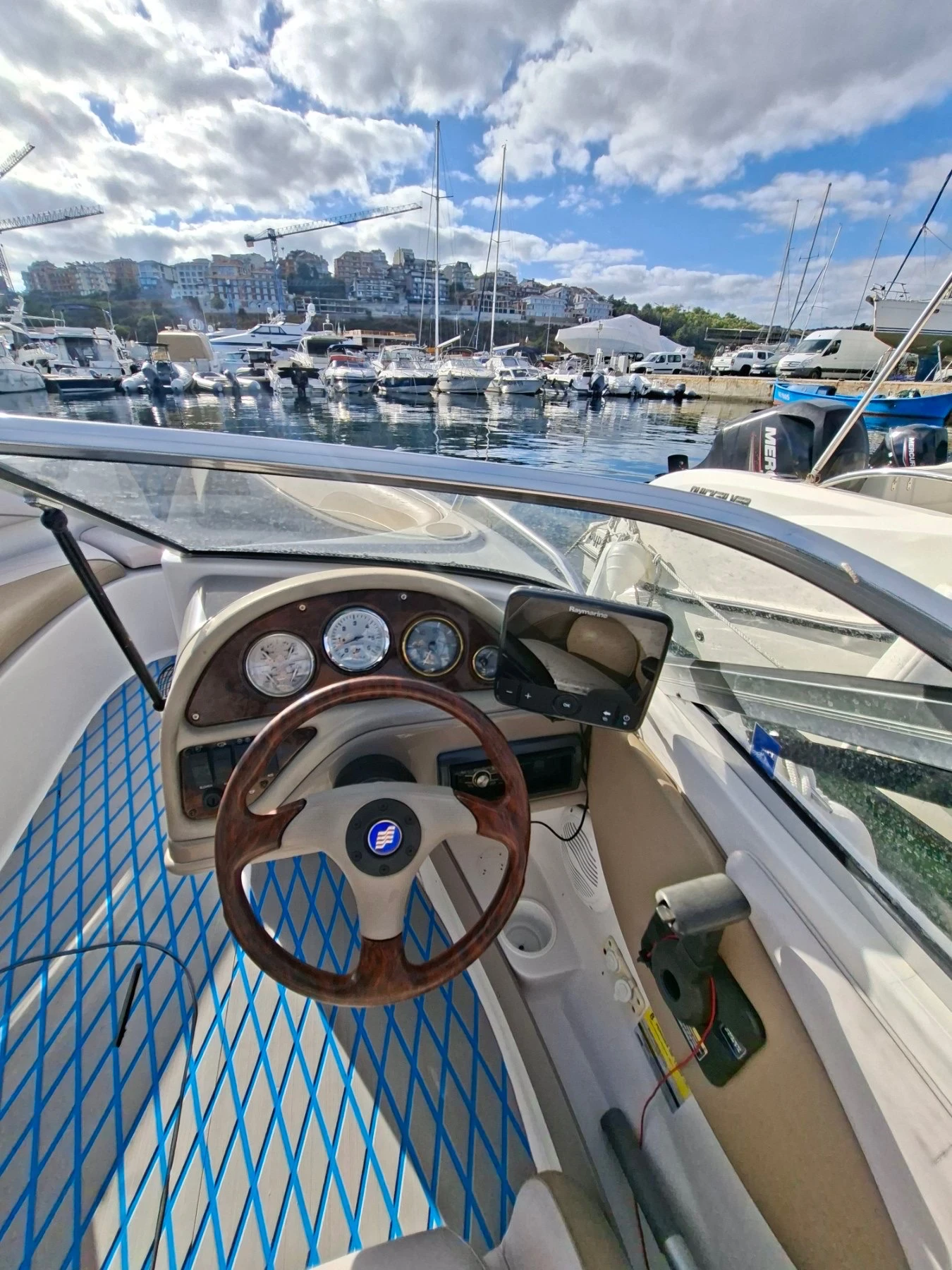 ������� ���� Four Winns Horizon Volvo Penta 4.3 | Mobile.bg � ����������� 2