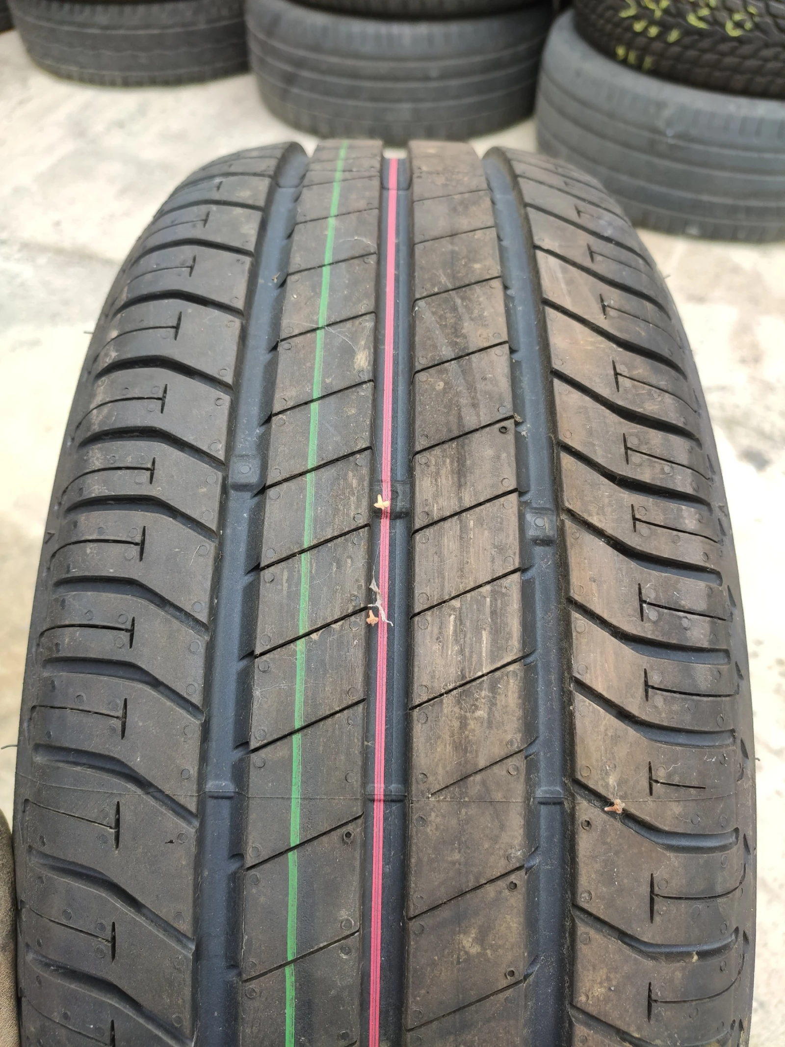 Гуми Летни 205/45R17, снимка 2 - Гуми и джанти - 54807168