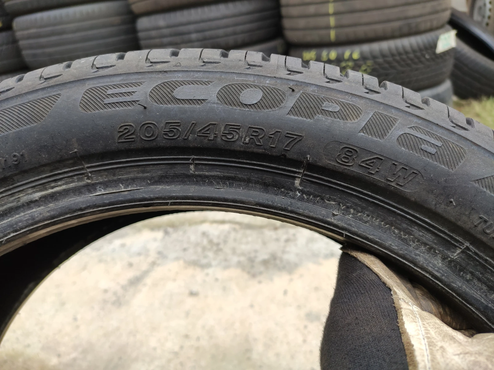 Гуми Летни 205/45R17, снимка 4 - Гуми и джанти - 54807168
