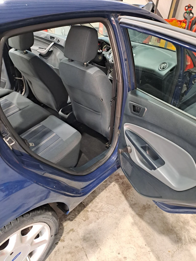 Ford Fiesta 1.2, снимка 10 - Автомобили и джипове - 47448195