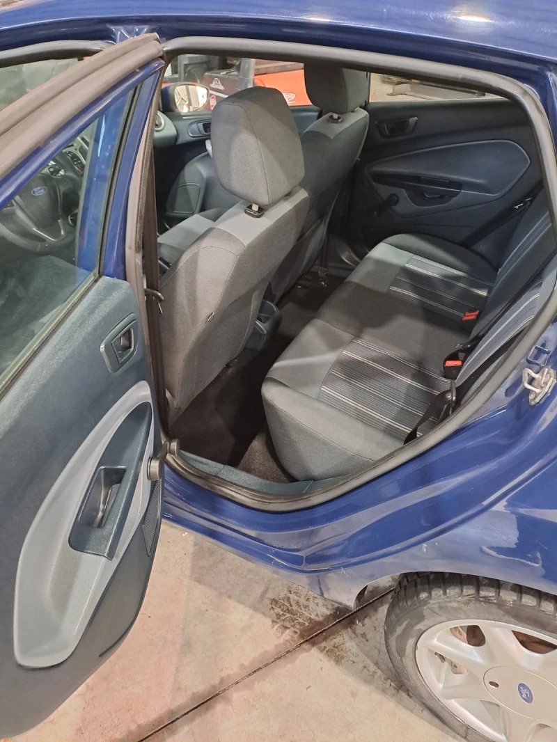 Ford Fiesta 1.2, снимка 12 - Автомобили и джипове - 47050951