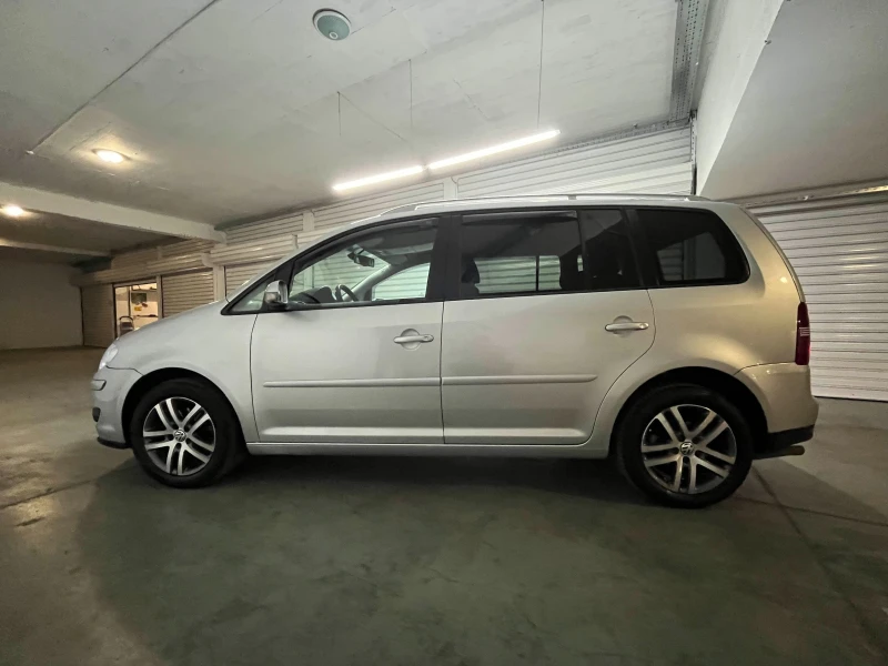 VW Touran, снимка 4 - Автомобили и джипове - 47851343