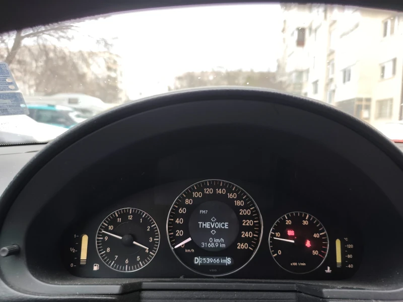 Mercedes-Benz E 270 2.7 CDI !АВТОМАТИК!* КЛИМАТРОНИК* !ТОП!!, снимка 15 - Автомобили и джипове - 53065530