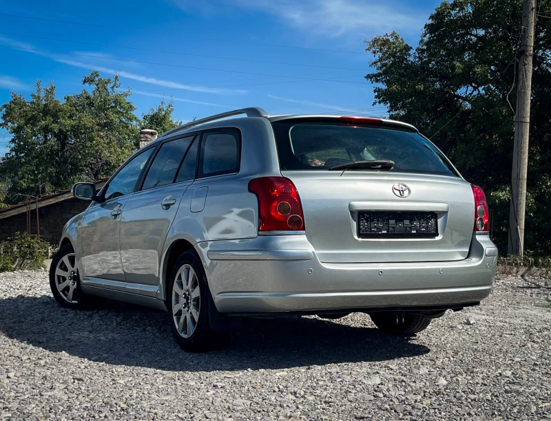 Toyota Avensis 1.8i КОЖА! НАВИГАЦИЯ! КРУИЗ!, снимка 6 - Автомобили и джипове - 52333896