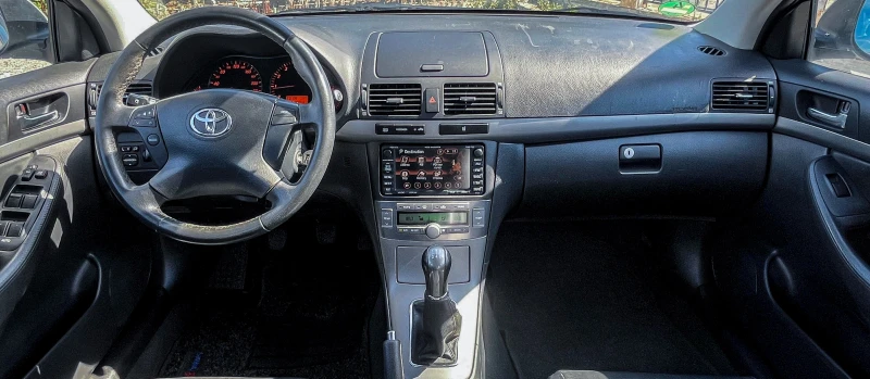 Toyota Avensis 1.8i КОЖА! НАВИГАЦИЯ! КРУИЗ!, снимка 8 - Автомобили и джипове - 52333896